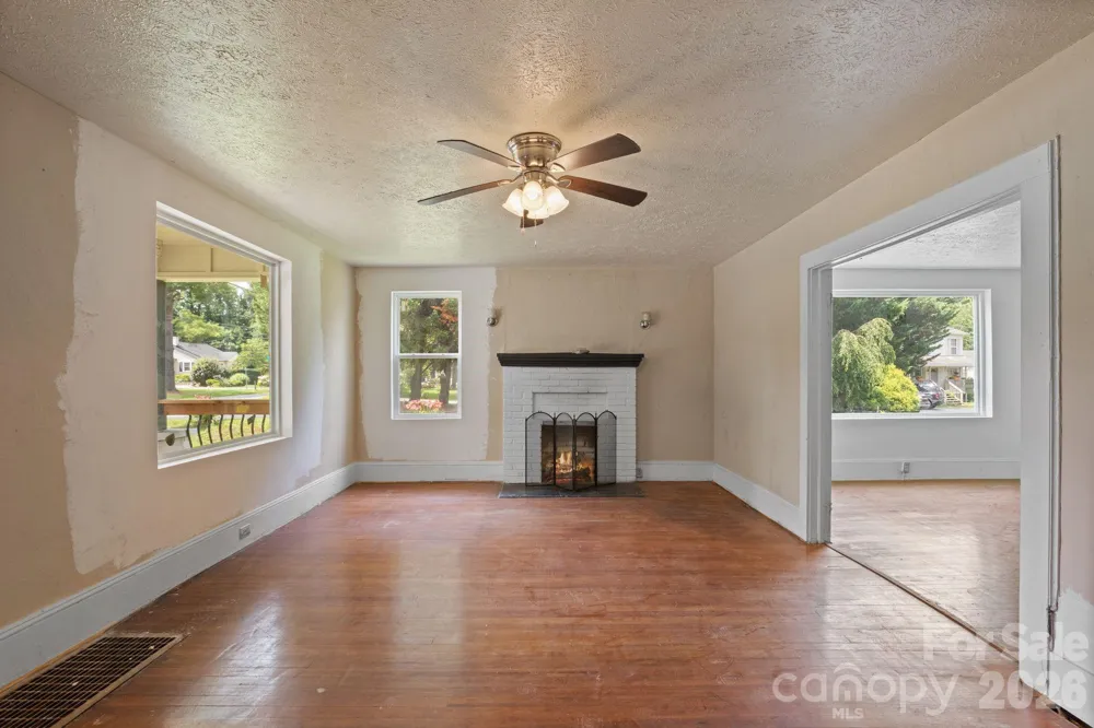 1434 S Main Street Waynesville, NC 28786