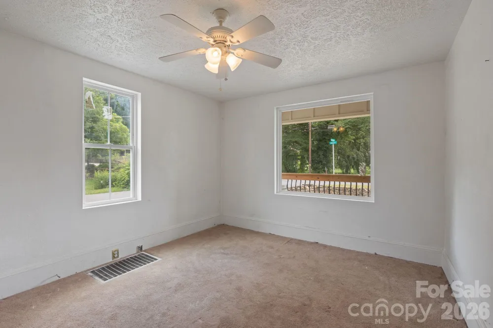 1434 S Main Street Waynesville, NC 28786