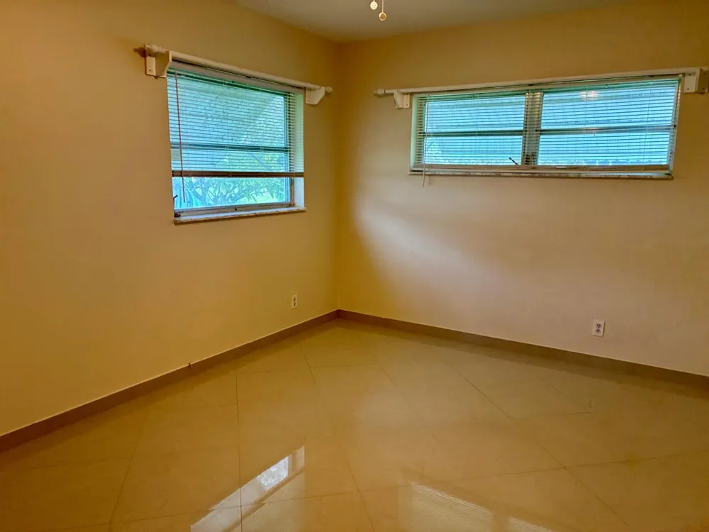 7470 NW 7th Place Margate, FL 33063