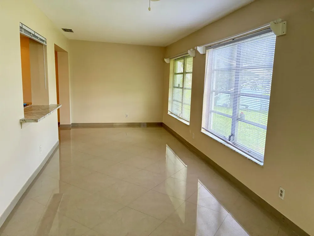 7470 NW 7th Place Margate, FL 33063