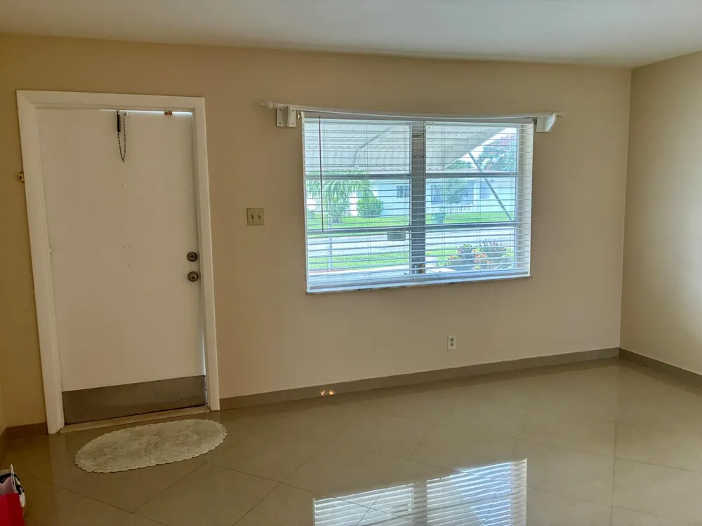 7470 NW 7th Place Margate, FL 33063