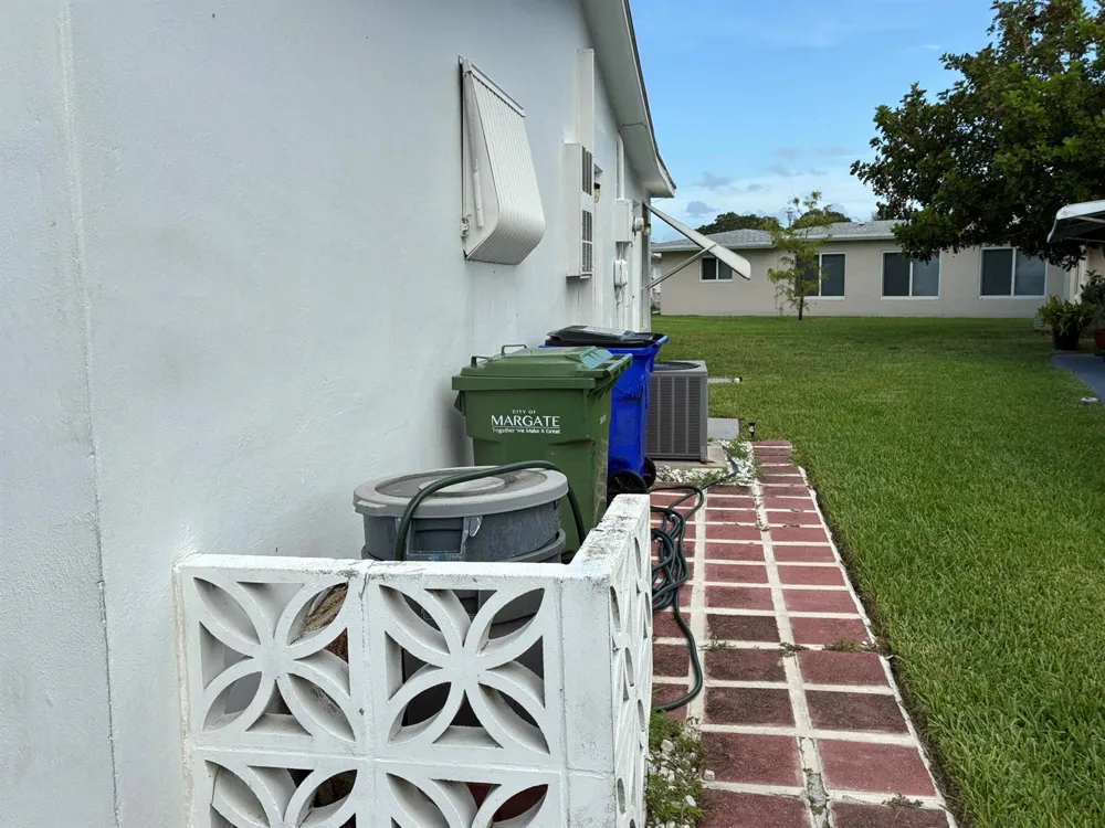7470 NW 7th Place Margate, FL 33063