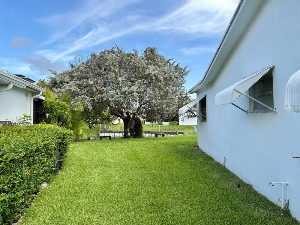 7470 NW 7th Place Margate, FL 33063