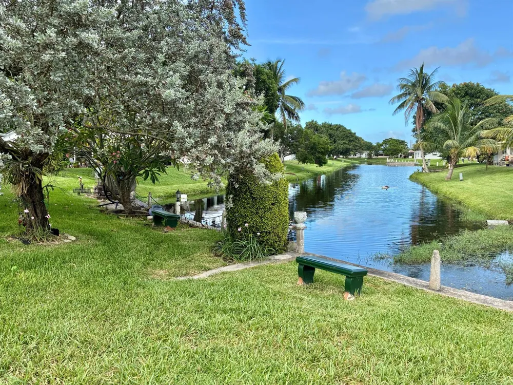 7470 NW 7th Place Margate, FL 33063