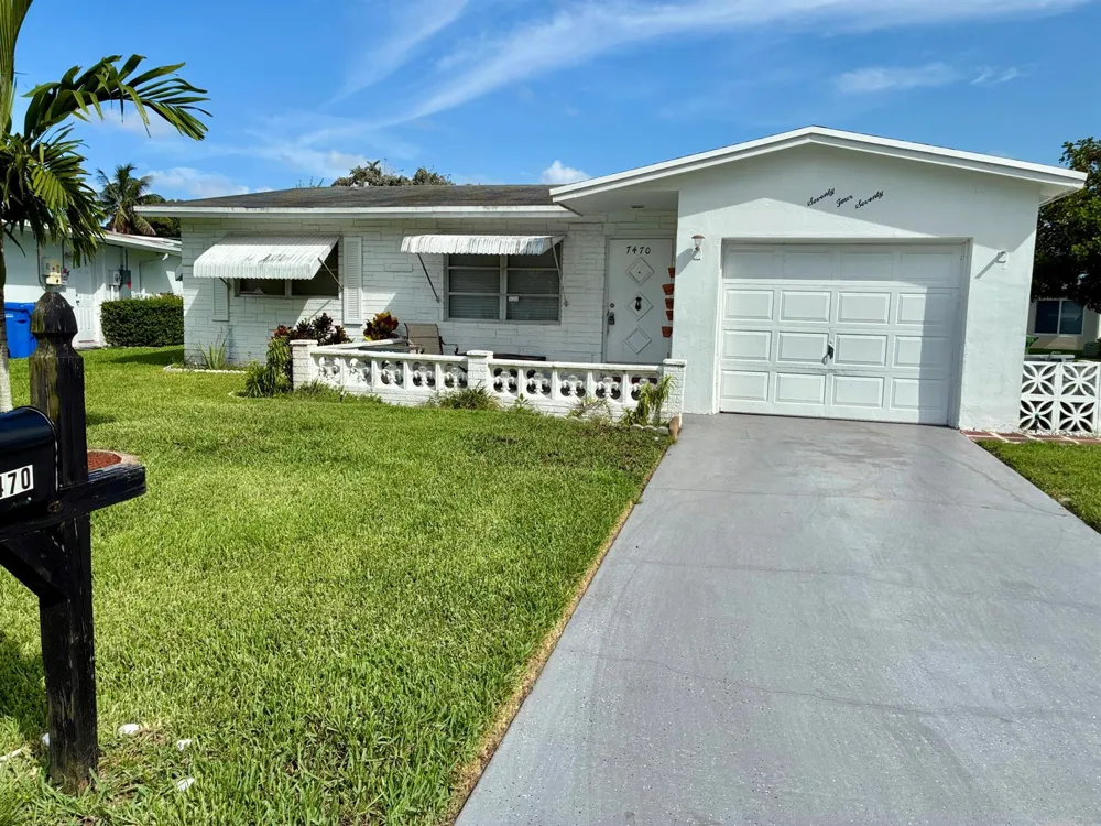 7470 NW 7th Place Margate, FL 33063