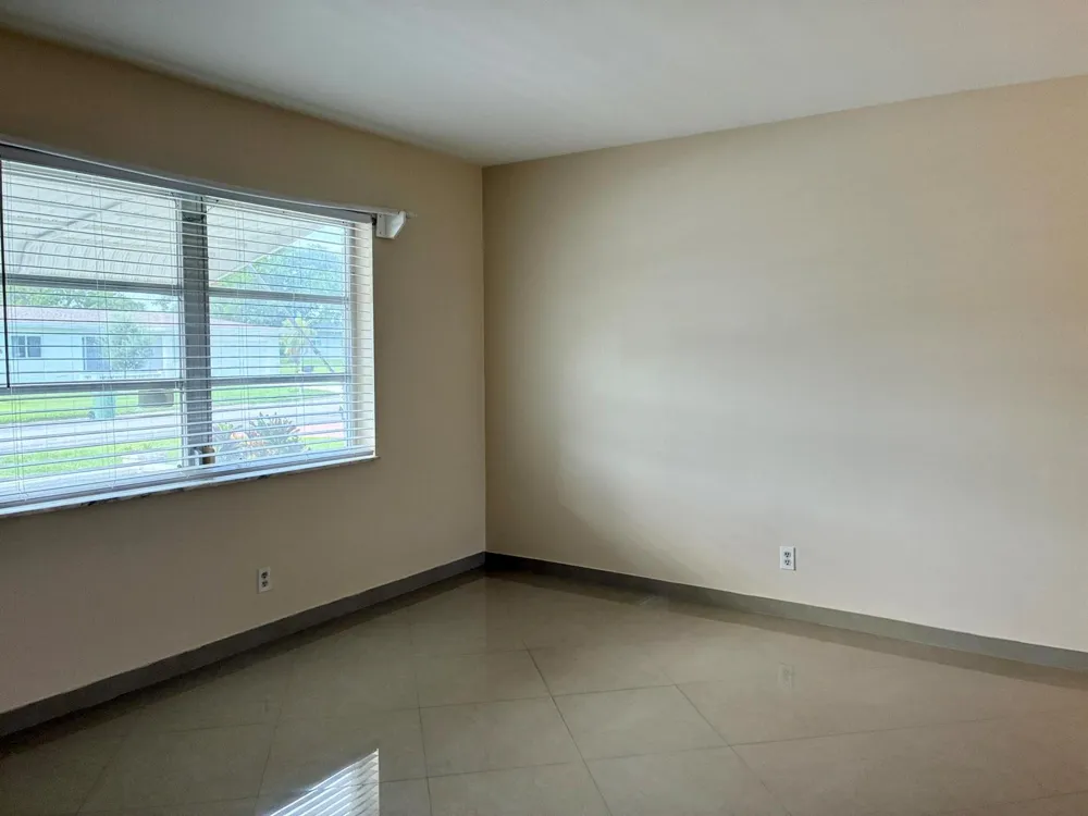 7470 NW 7th Place Margate, FL 33063