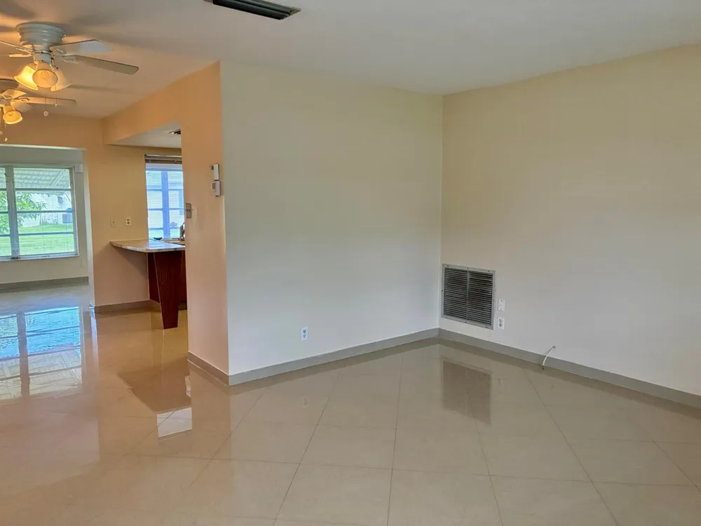 7470 NW 7th Place Margate, FL 33063