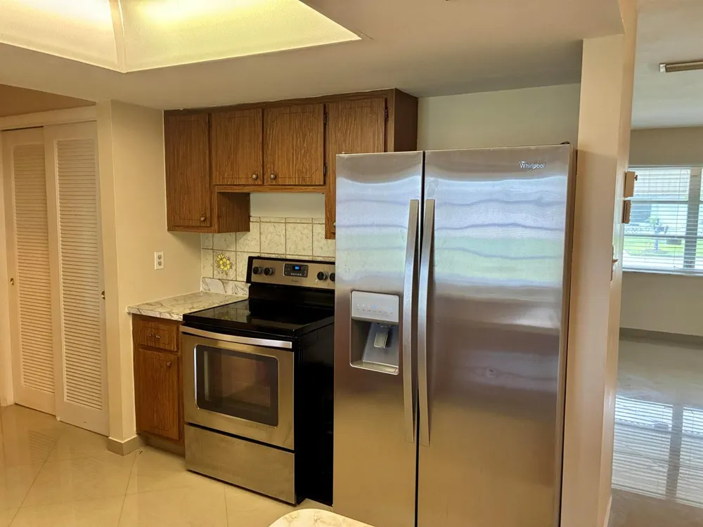 7470 NW 7th Place Margate, FL 33063