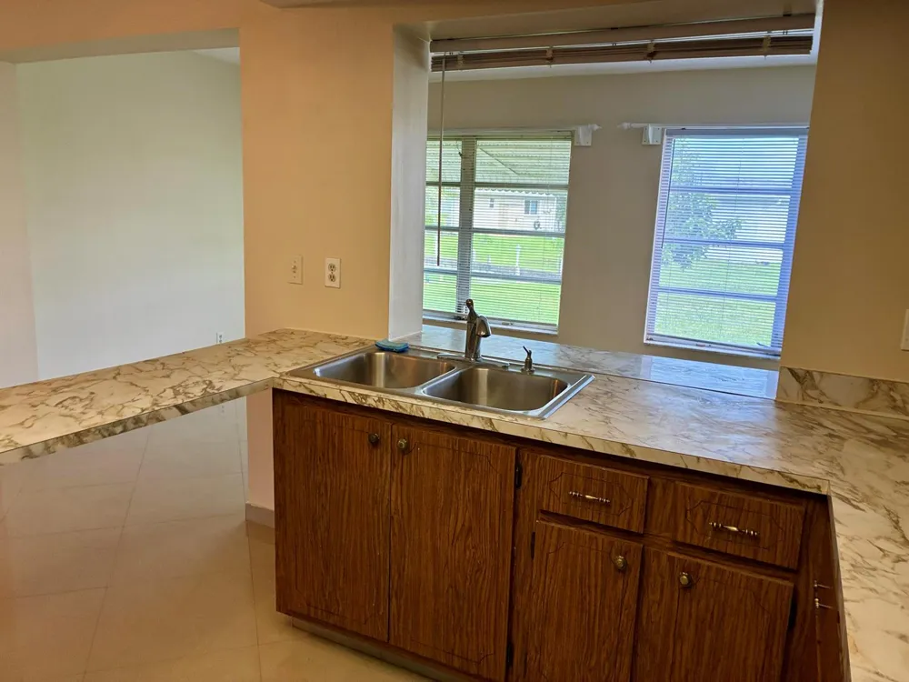 7470 NW 7th Place Margate, FL 33063
