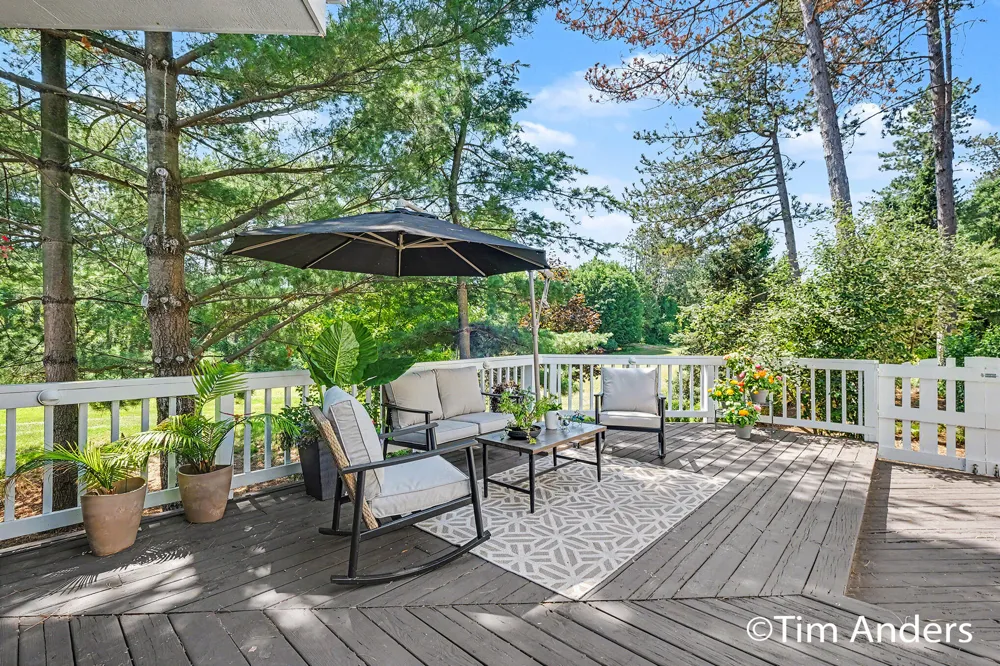 3433 Meadowood Trail Drive SE Cascade Charter Township, MI 49546