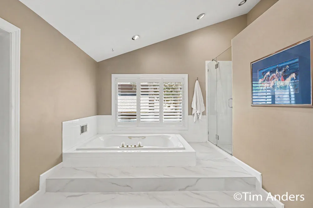 3433 Meadowood Trail Drive SE Cascade Charter Township, MI 49546