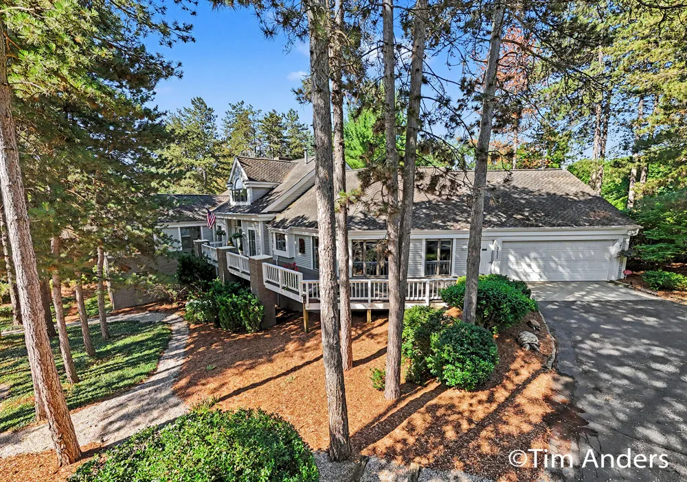 3433 Meadowood Trail Drive SE Cascade Charter Township, MI 49546