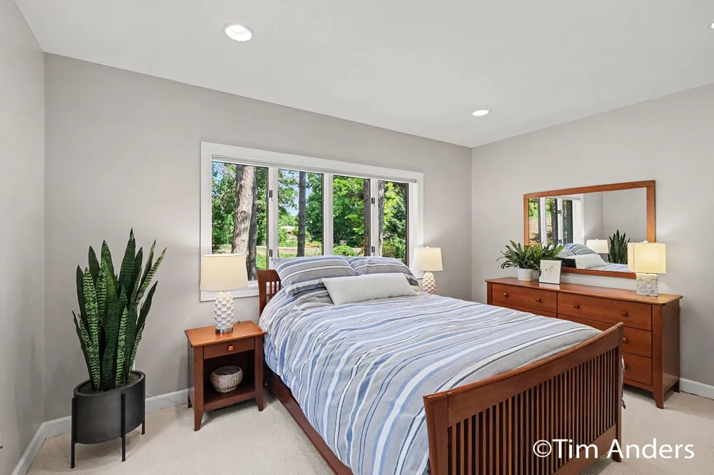 3433 Meadowood Trail Drive SE Cascade Charter Township, MI 49546