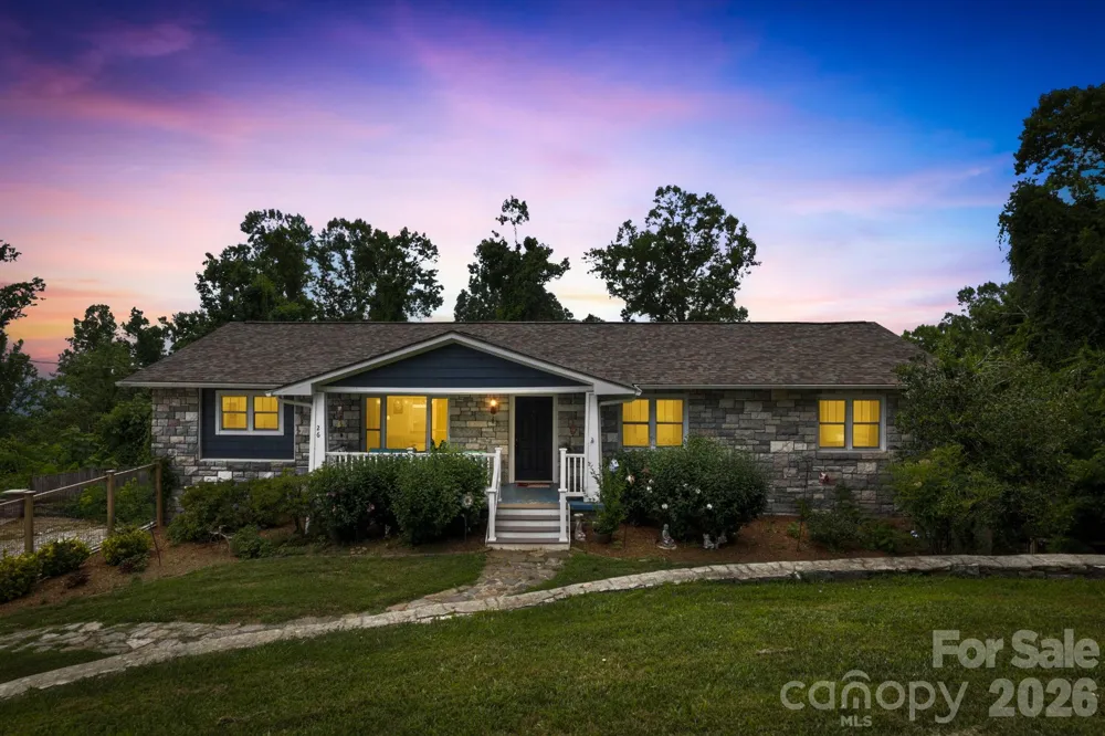 26 Crestwood Drive Arden, NC 28704