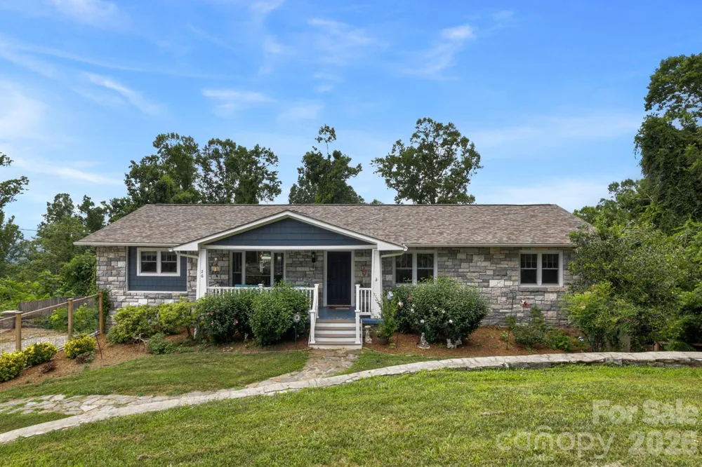 26 Crestwood Drive Arden, NC 28704