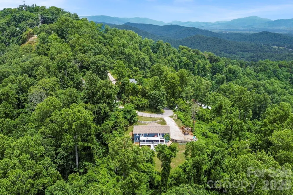 26 Crestwood Drive Arden, NC 28704