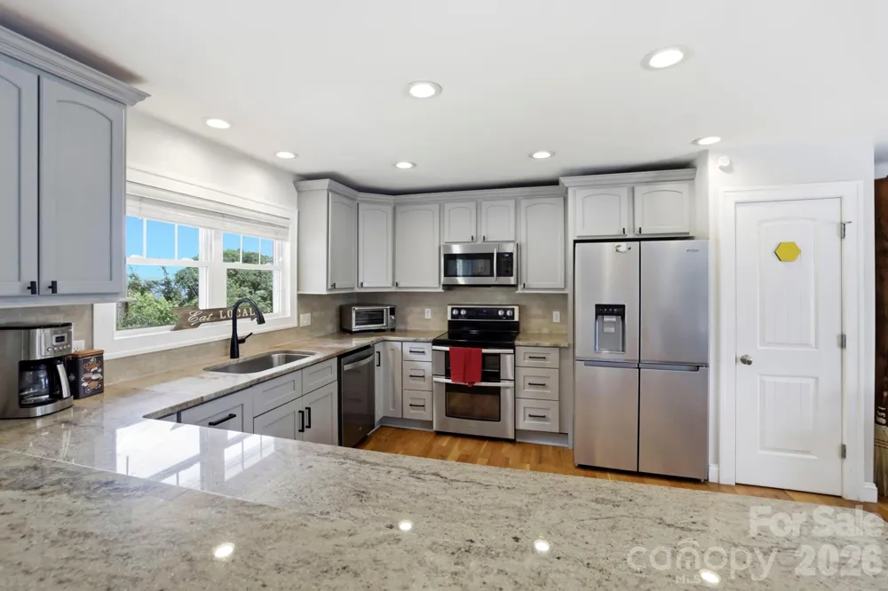 26 Crestwood Drive Arden, NC 28704