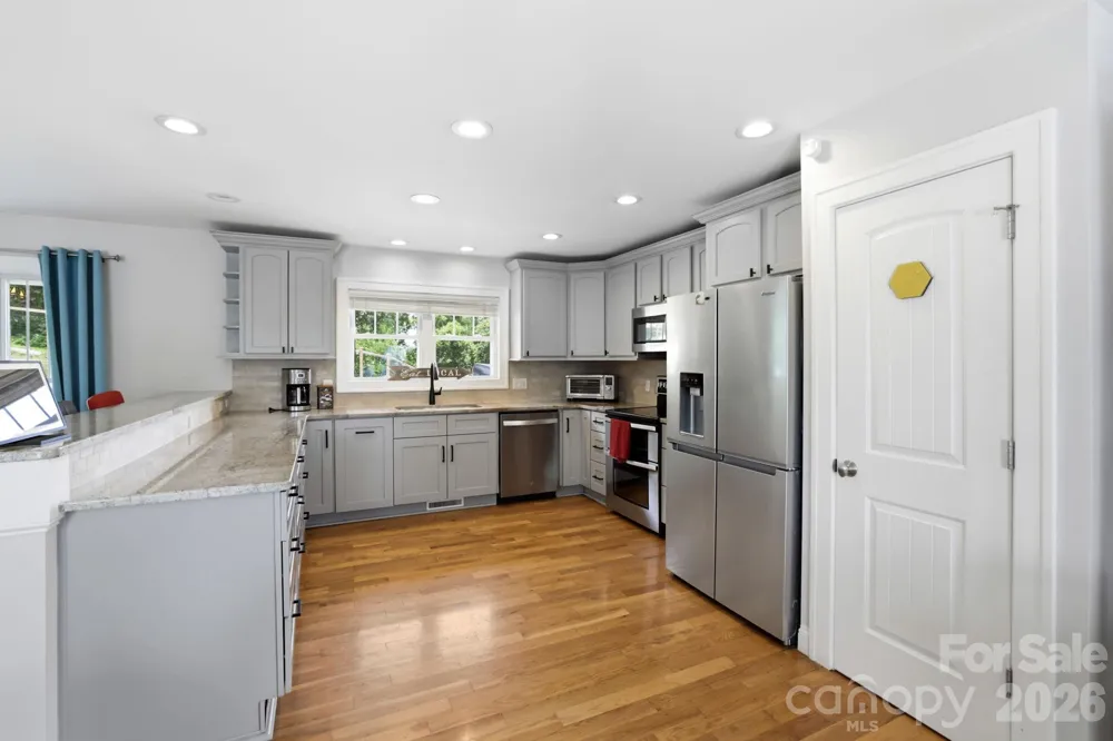 26 Crestwood Drive Arden, NC 28704