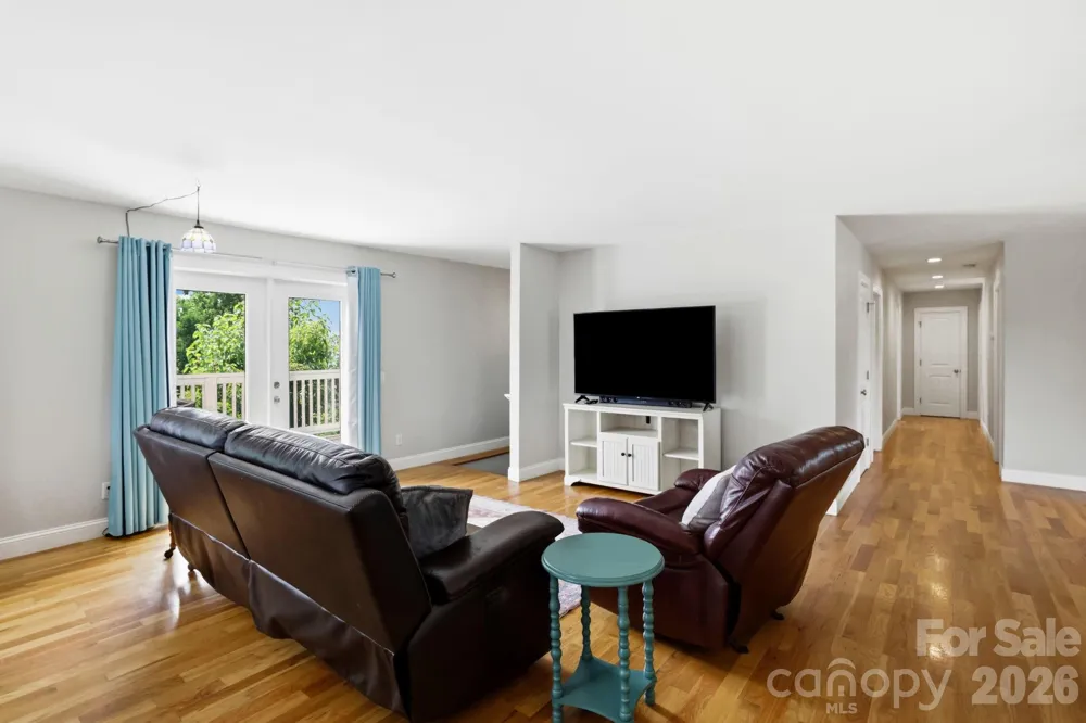 26 Crestwood Drive Arden, NC 28704