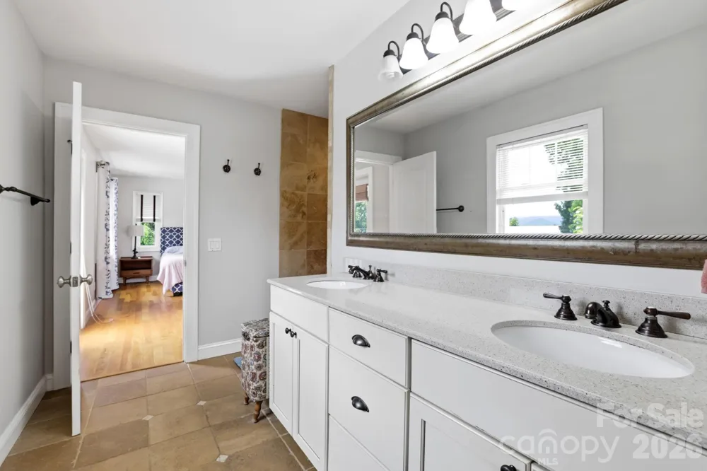 26 Crestwood Drive Arden, NC 28704