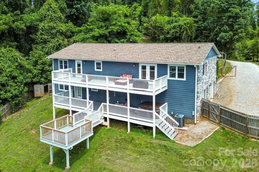 26 Crestwood Drive Arden, NC 28704