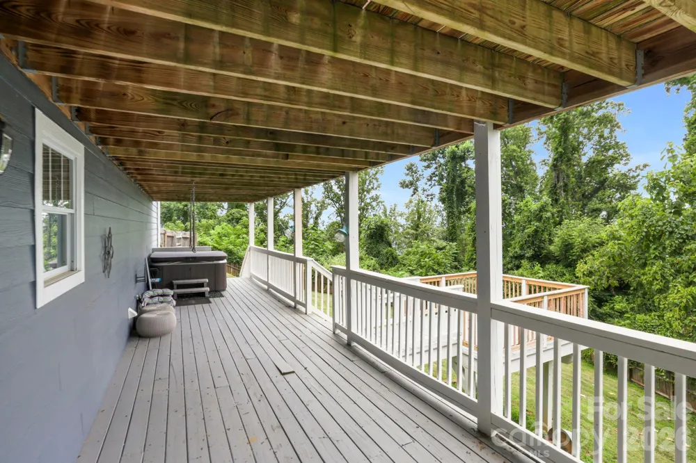 26 Crestwood Drive Arden, NC 28704