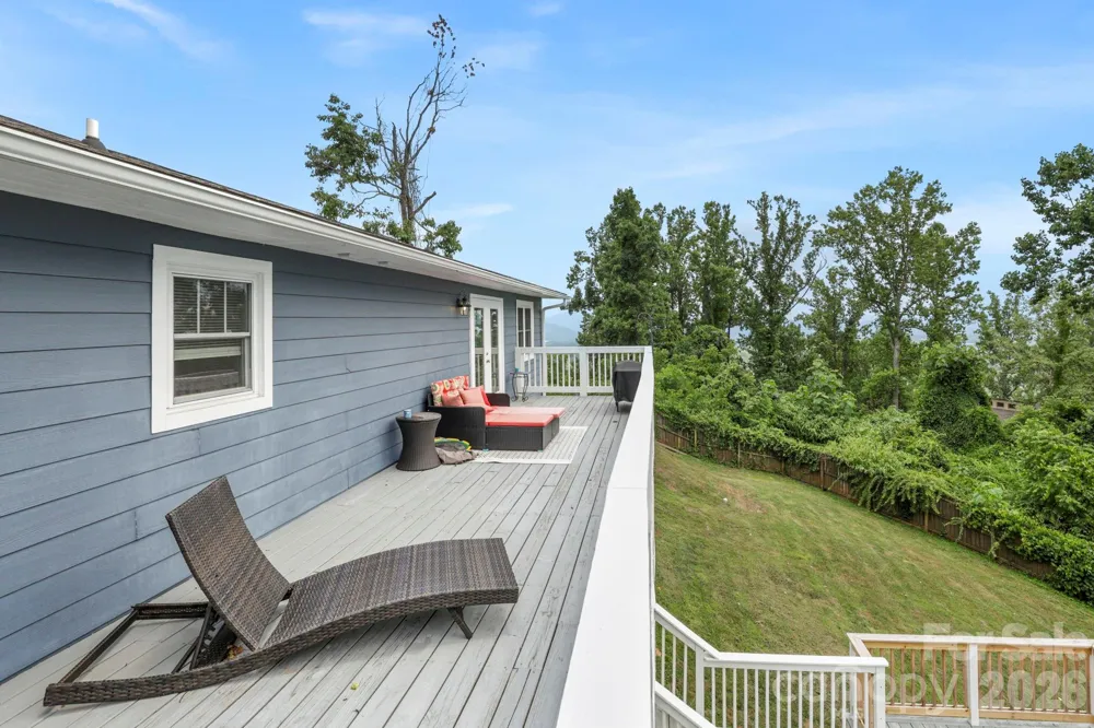 26 Crestwood Drive Arden, NC 28704