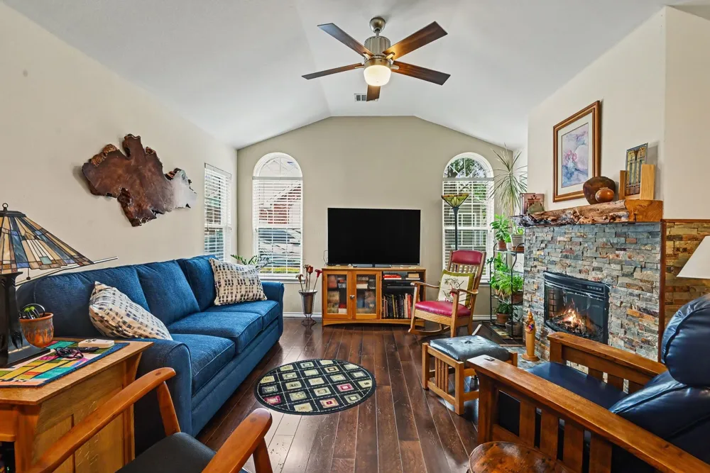 6123 Welden Court Fort Worth, TX 76132