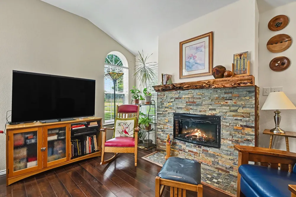 6123 Welden Court Fort Worth, TX 76132