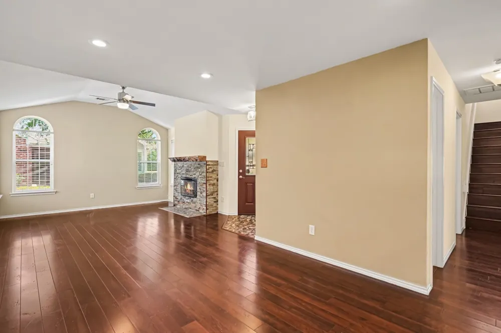 6123 Welden Court Fort Worth, TX 76132