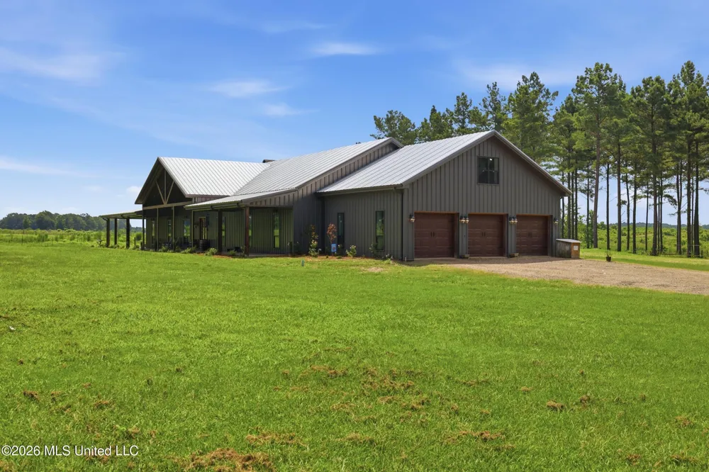 646 Myrick Strengthford Road Laurel, MS 39443