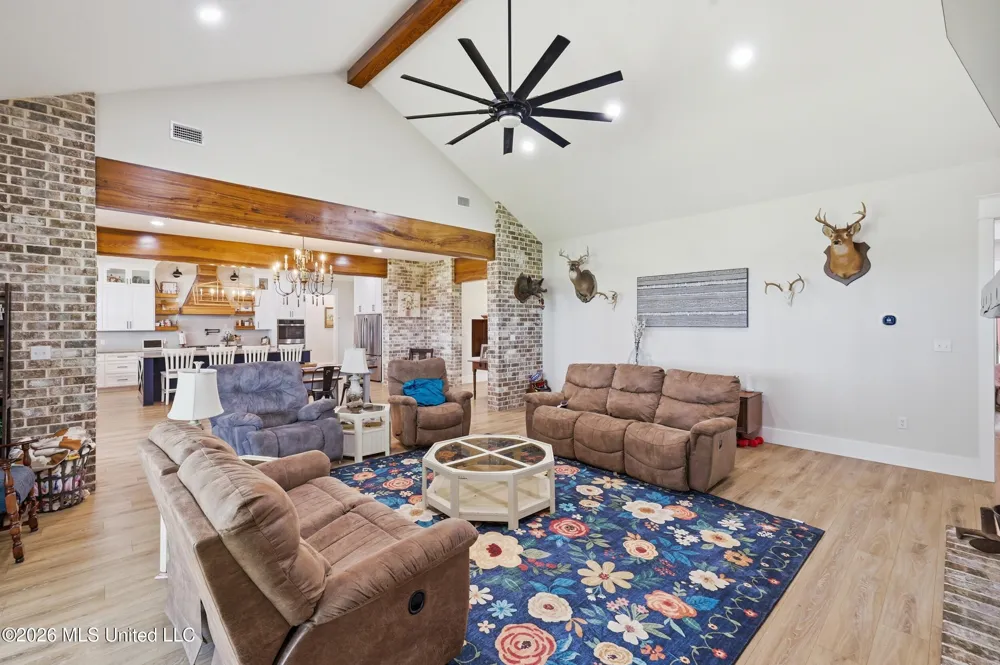 646 Myrick Strengthford Road Laurel, MS 39443
