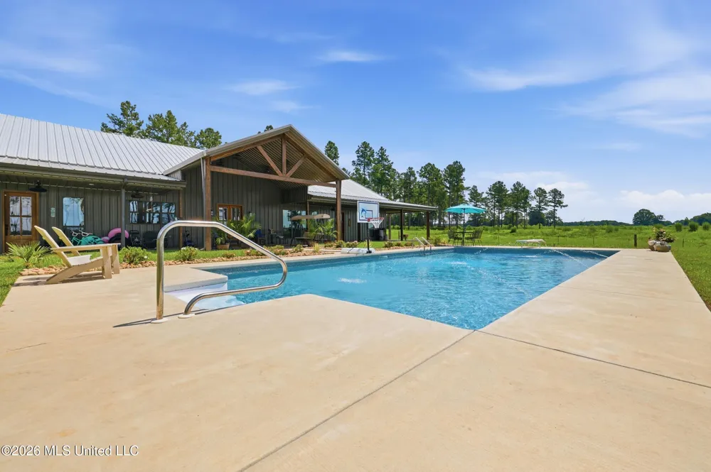 646 Myrick Strengthford Road Laurel, MS 39443