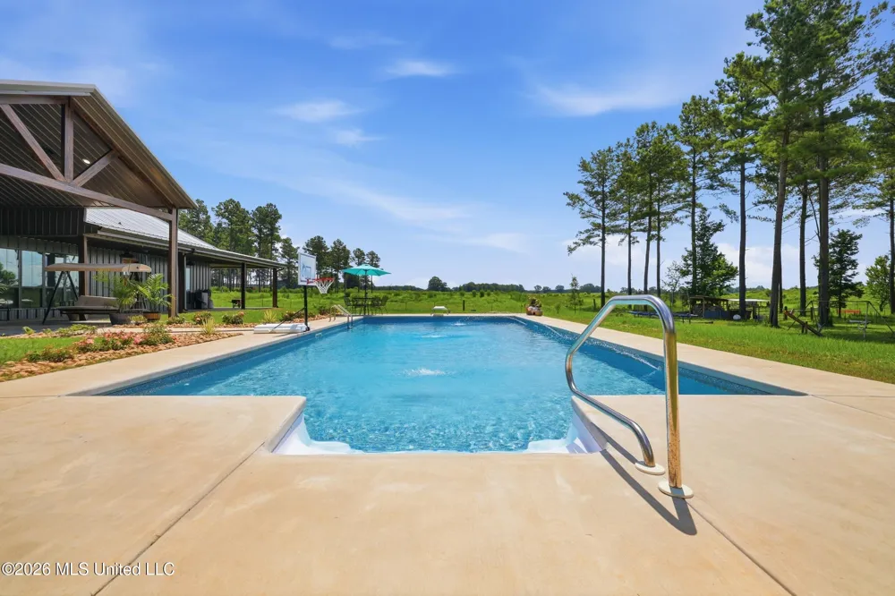 646 Myrick Strengthford Road Laurel, MS 39443