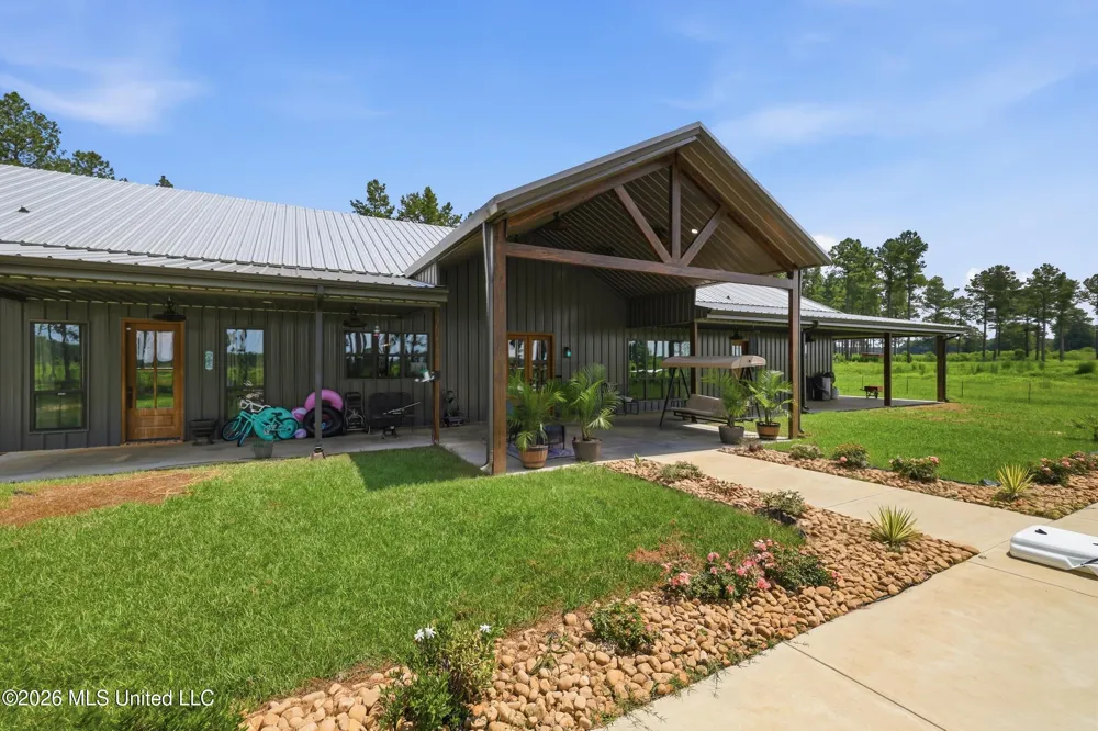 646 Myrick Strengthford Road Laurel, MS 39443