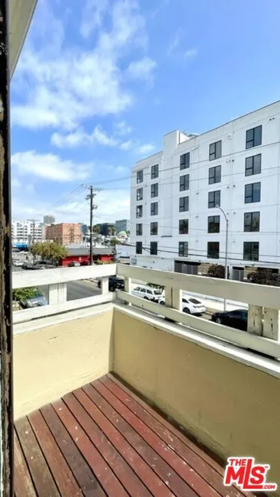 460 S Manhattan Place #4179 Los Angeles, CA 90020