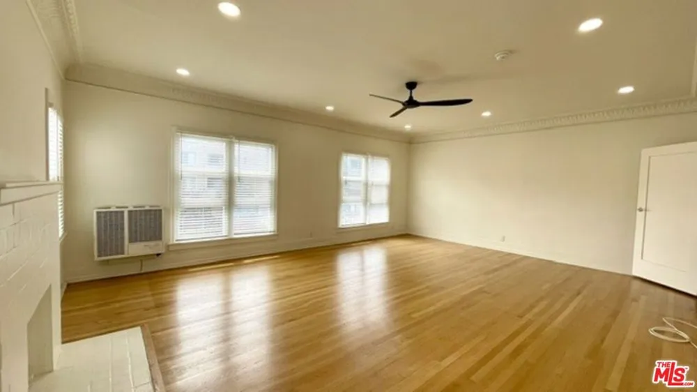 460 S Manhattan Place #4179 Los Angeles, CA 90020