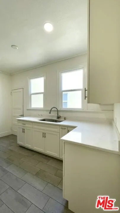 460 S Manhattan Place #4179 Los Angeles, CA 90020