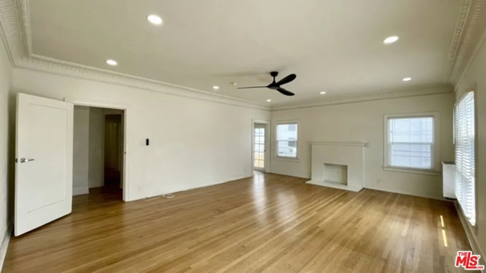 460 S Manhattan Place #4179 Los Angeles, CA 90020