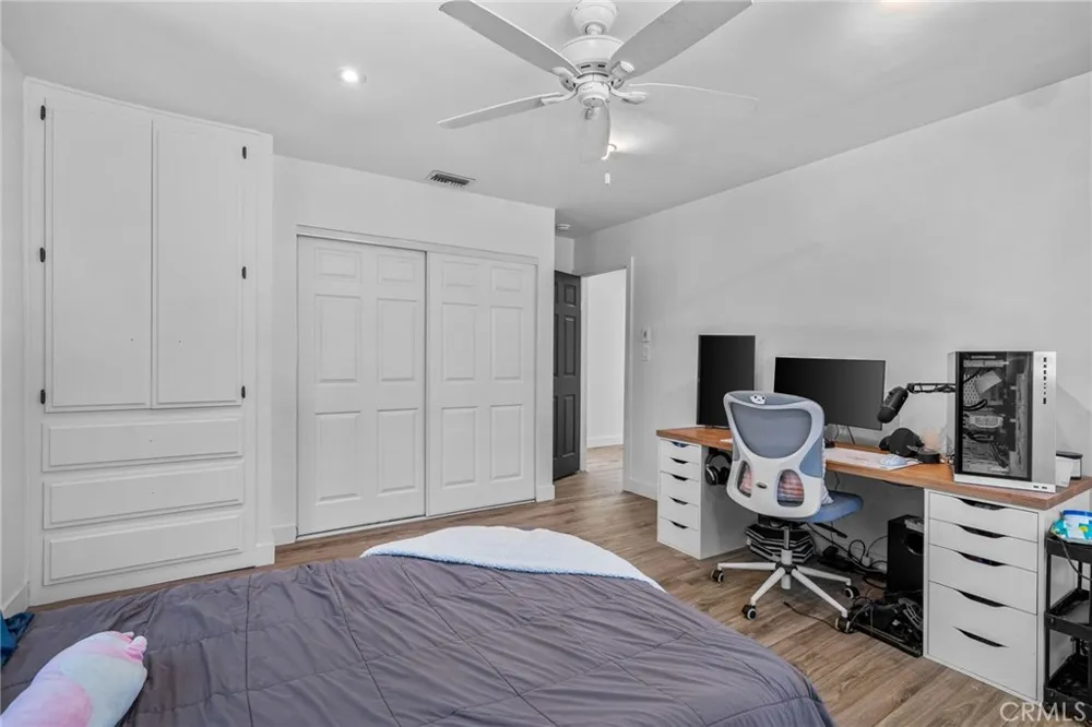 1015 Summit Crestline, CA 92325