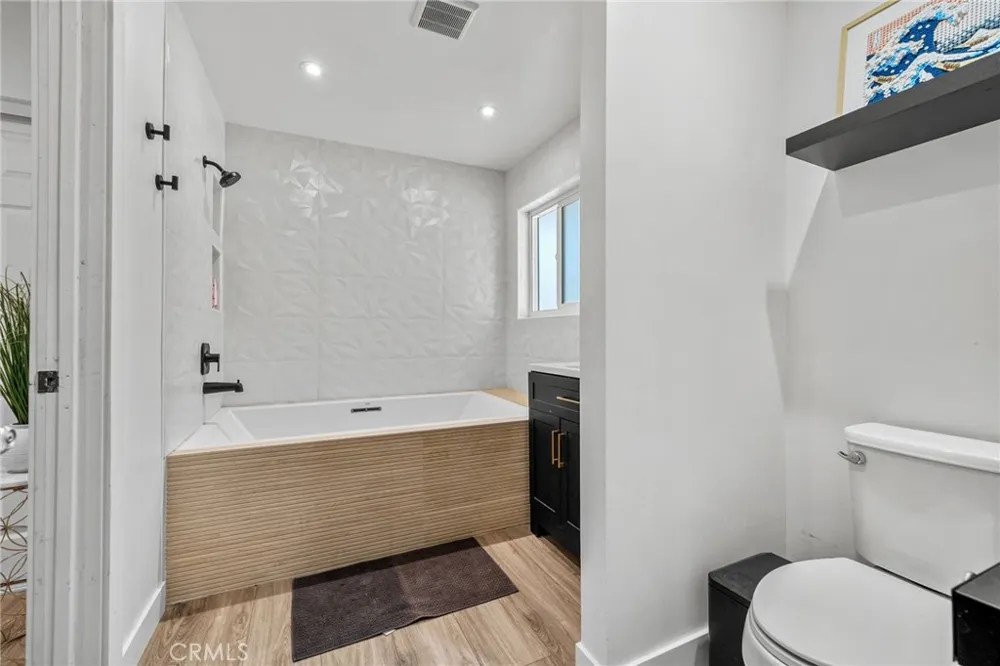 1015 Summit Crestline, CA 92325