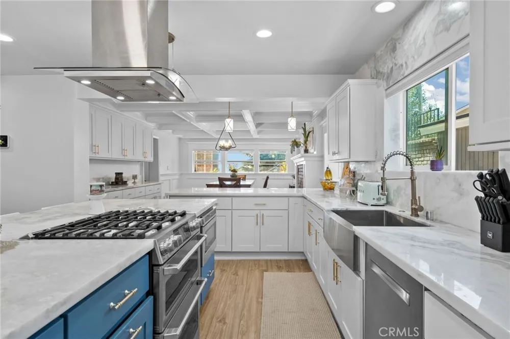 1015 Summit Crestline, CA 92325
