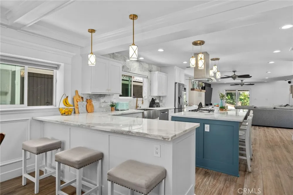 1015 Summit Crestline, CA 92325