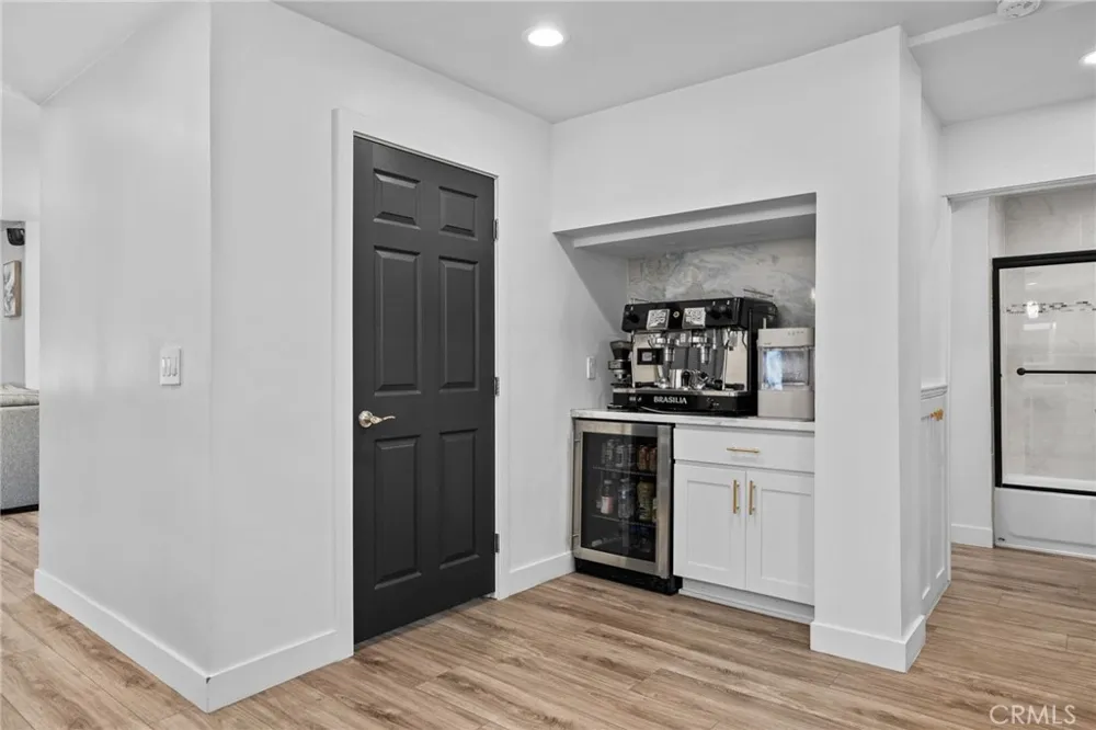1015 Summit Crestline, CA 92325