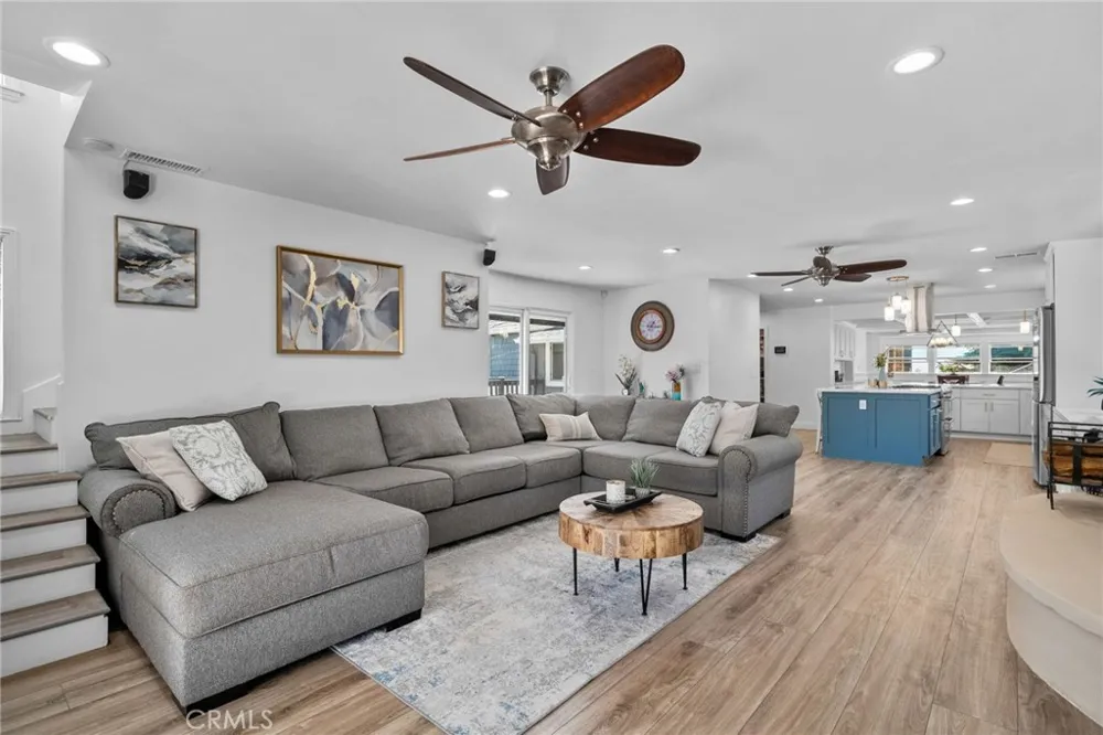 1015 Summit Crestline, CA 92325