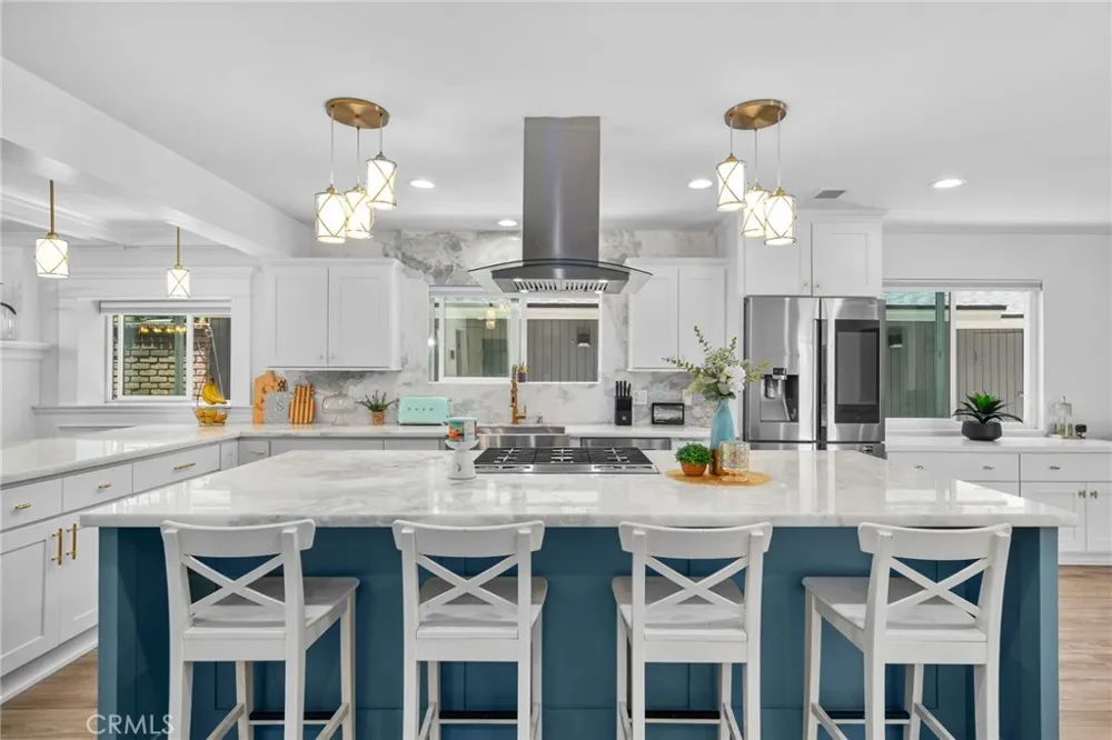1015 Summit Crestline, CA 92325