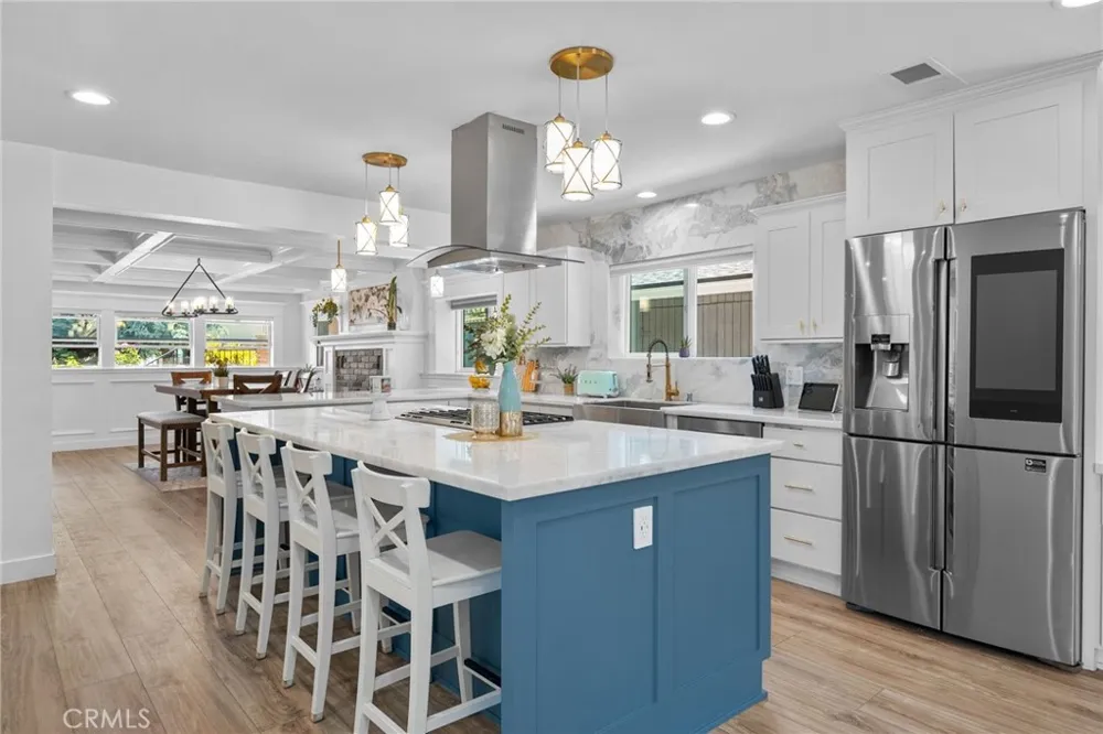 1015 Summit Crestline, CA 92325
