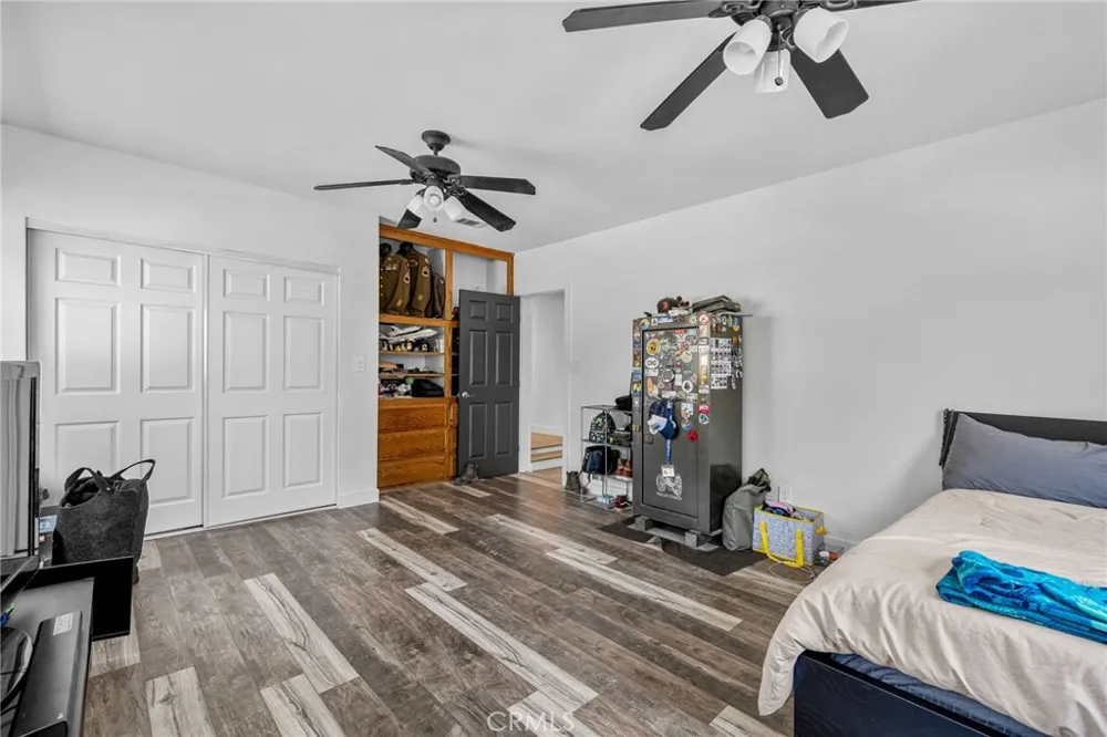 1015 Summit Crestline, CA 92325