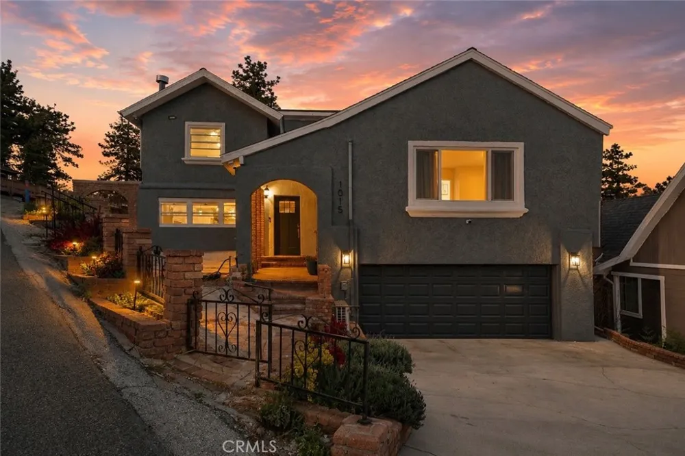 1015 Summit Crestline, CA 92325