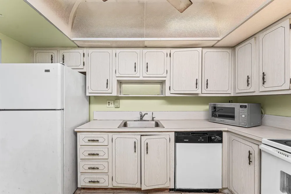 1400 Saint Charles Place #616 Pembroke Pines, FL 33026